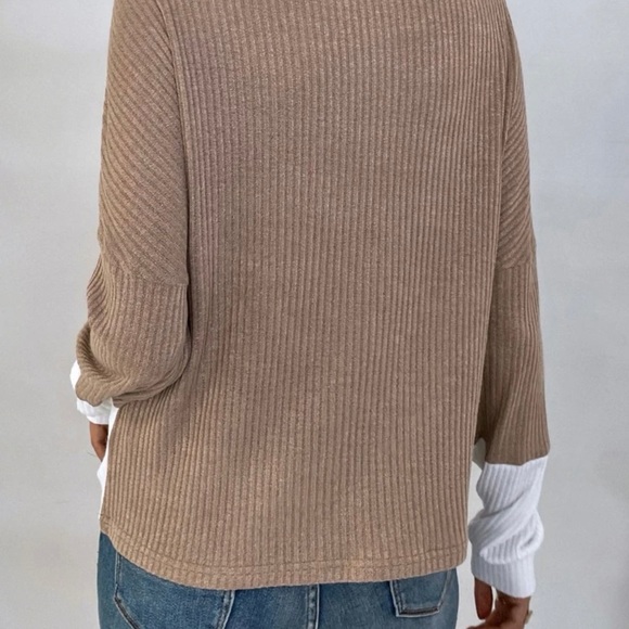 Colorblock Batwing Sleeve Rib-knit Tee - Picture 2 of 5